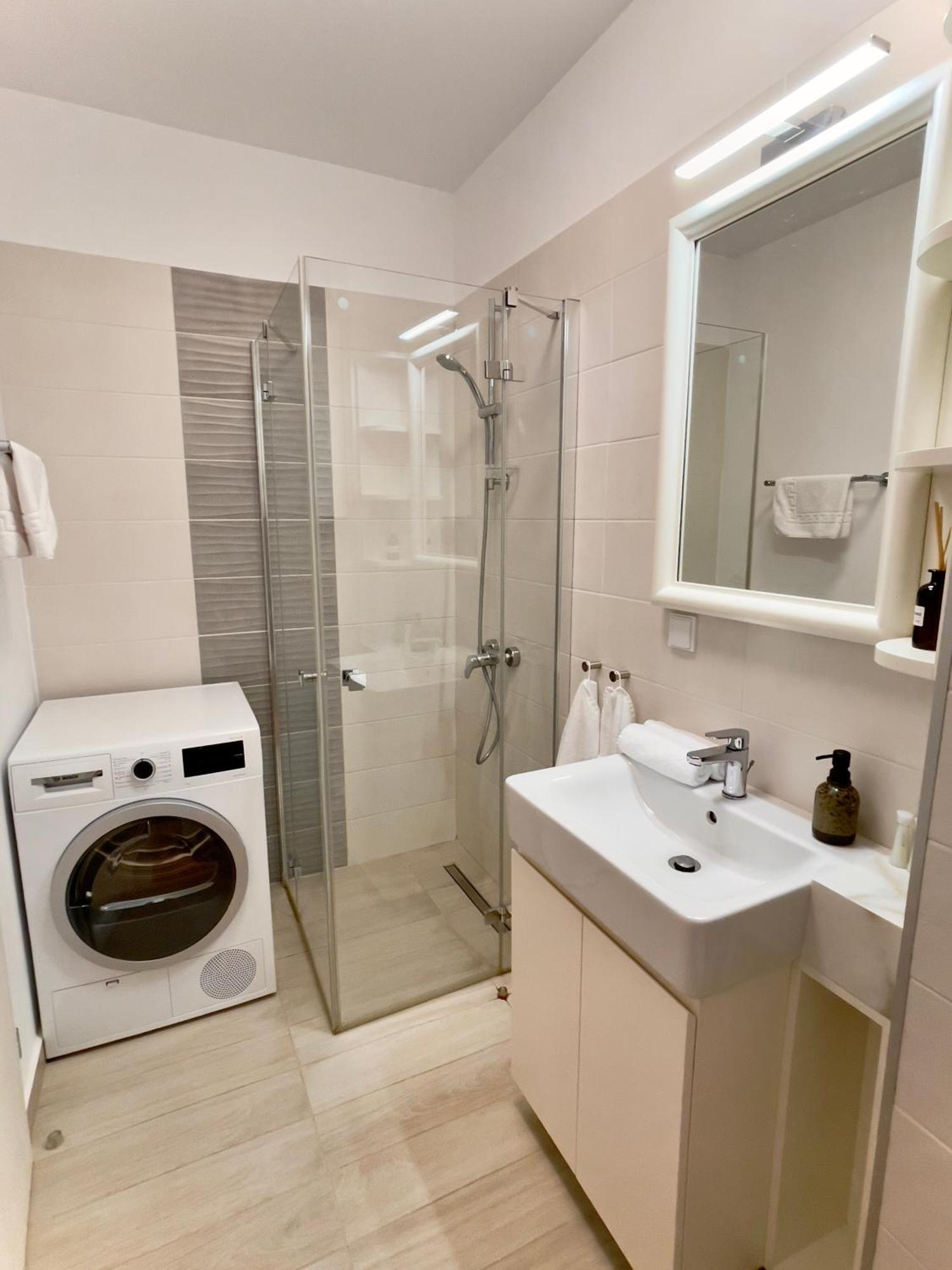 Piazza Vista - Granvia Park Apartman Bukarest Kültér fotó